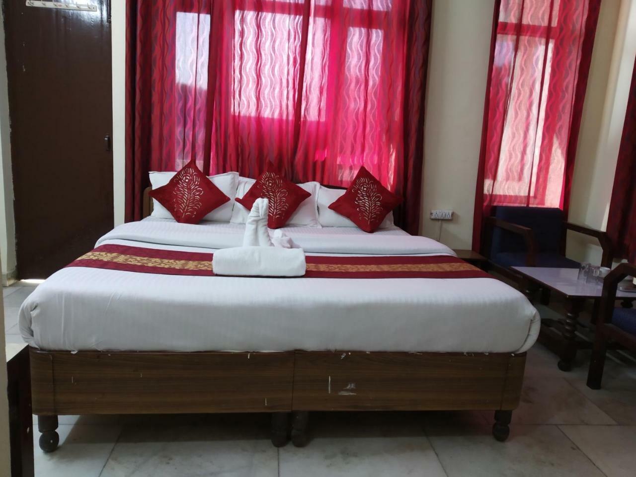 Hotel Raj Laxmi Bhawan Rishīkesh Zewnętrze zdjęcie