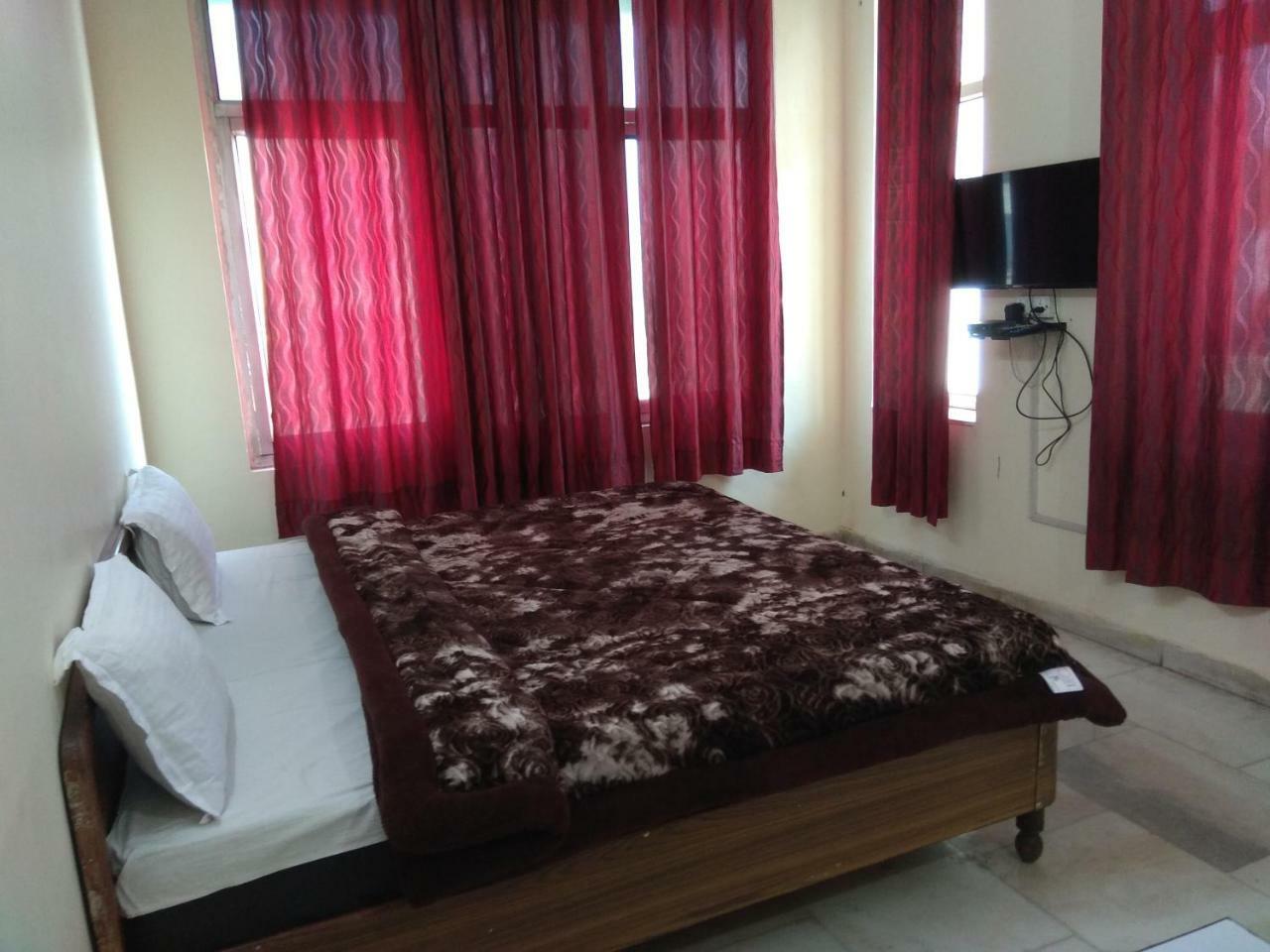 Hotel Raj Laxmi Bhawan Rishīkesh Zewnętrze zdjęcie