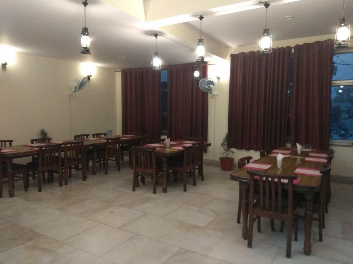 Hotel Raj Laxmi Bhawan Rishīkesh Zewnętrze zdjęcie